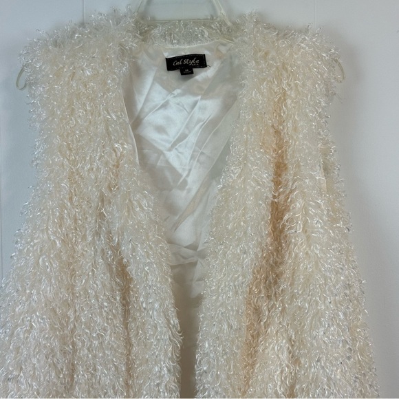Cal Style Cream Fluffy Vest Size M 🔥 - Picture 6 of 6